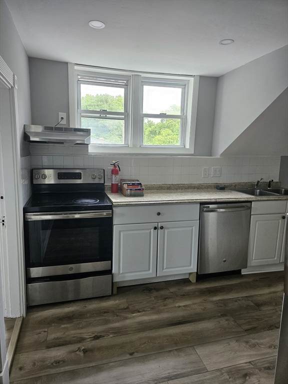 14 Hillside St - Photo 1