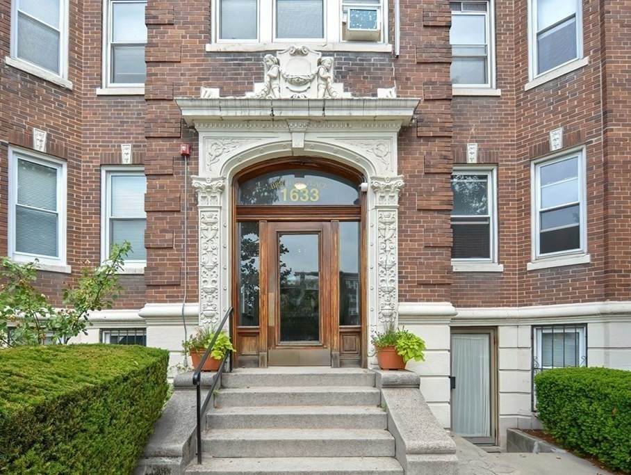 1633 Commonwealth Ave - Photo 1