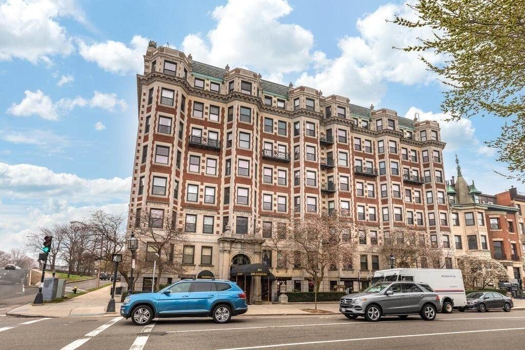 464 Commonwealth Ave - Photo 1