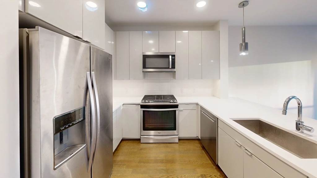 65 Lewis St - Photo 1
