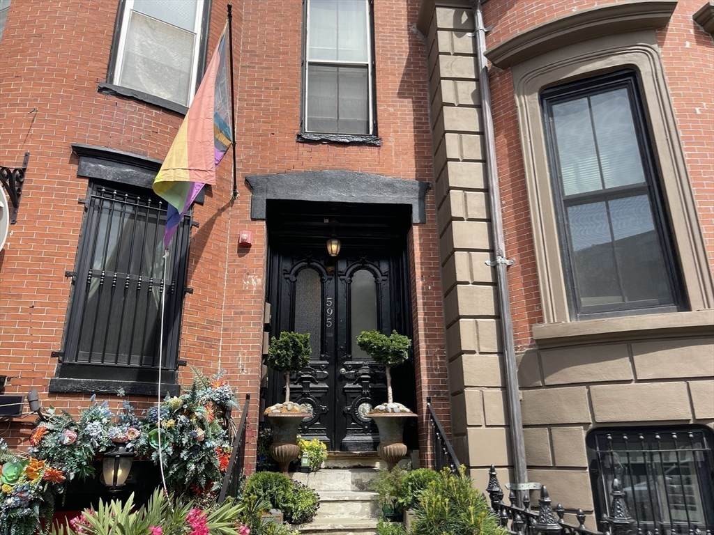 595 Tremont - Photo 1