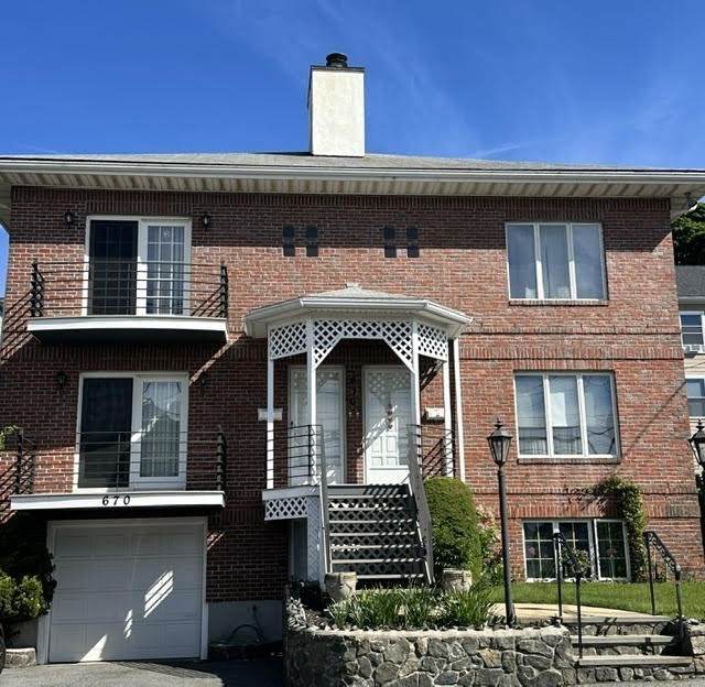 670 Humphrey St - Photo 1