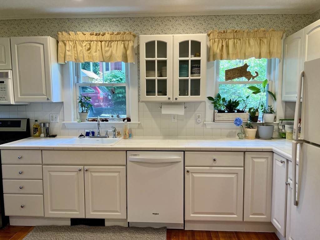 52 Mount Vernon St. - Photo 1