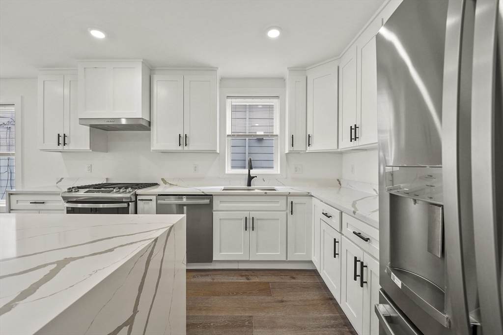 17 Wellington - Photo 1