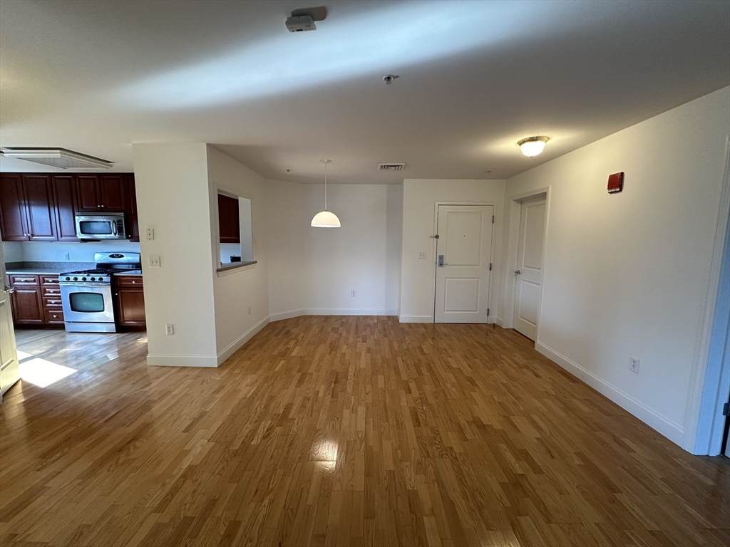 318 Rindge Avenue - Photo 1