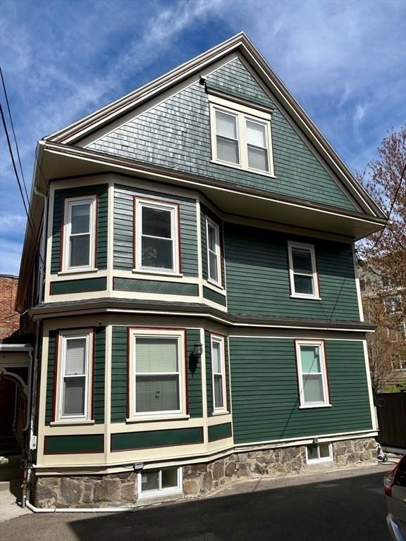 46 Aspinwall Ave - Photo 1