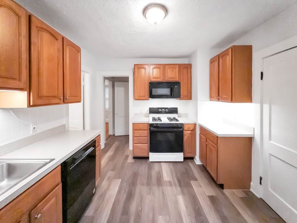21 Bradwood Street - Photo 1