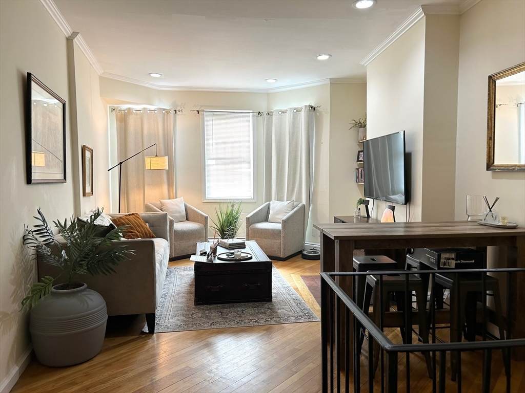 390 Riverway - Photo 1