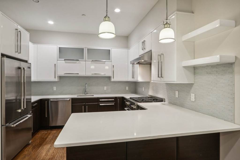 1471 Beacon St - Photo 1
