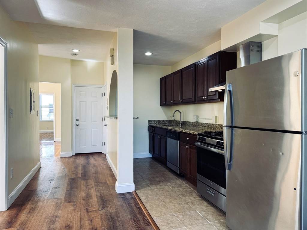 189 Chestnut St - Photo 1