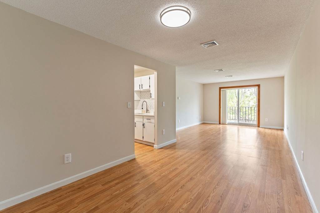 45 Loomis St - Photo 1