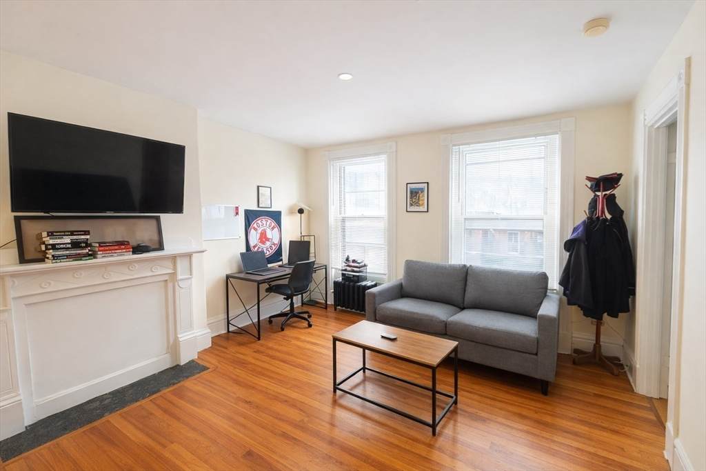 217 Newbury Street - Photo 1