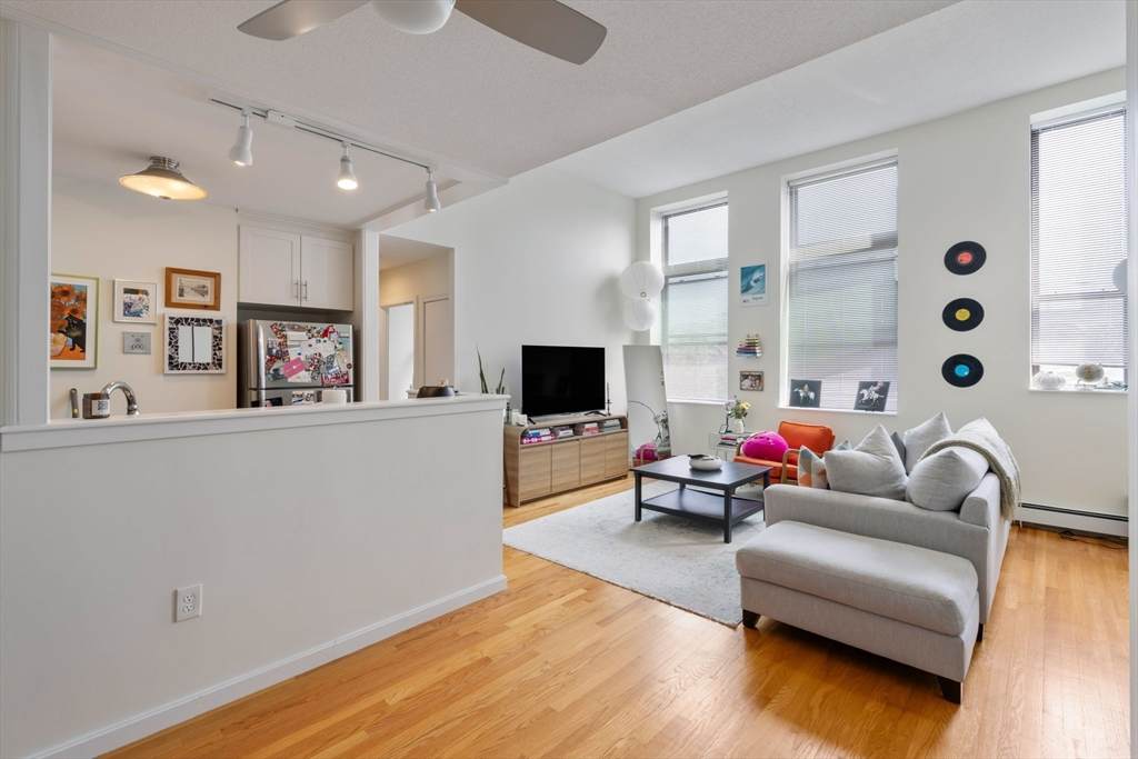 80 Beaumont St - Photo 1