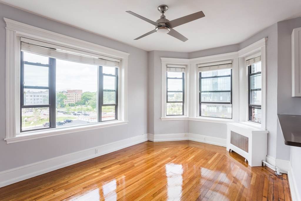 137 Peterborough St. - Photo 1
