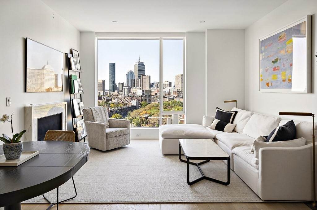380 Harrison Ave - Photo 1