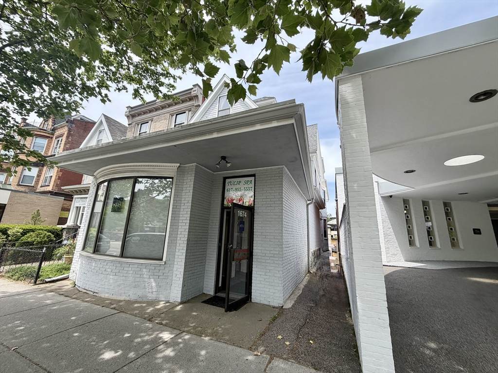1674 Beacon Street - Photo 1