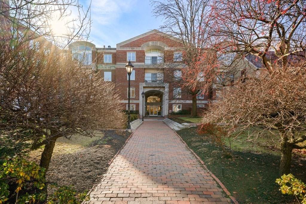 130 Mount Auburn Street - Photo 1
