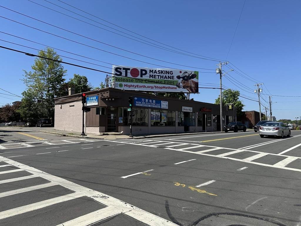 385 Washington St - Photo 1