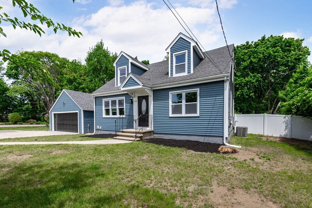 1330 Main St - Photo 1