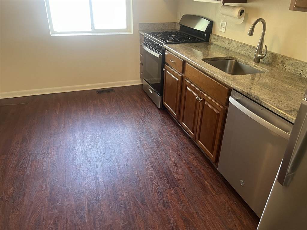 10 Bayberry Dr - Photo 1