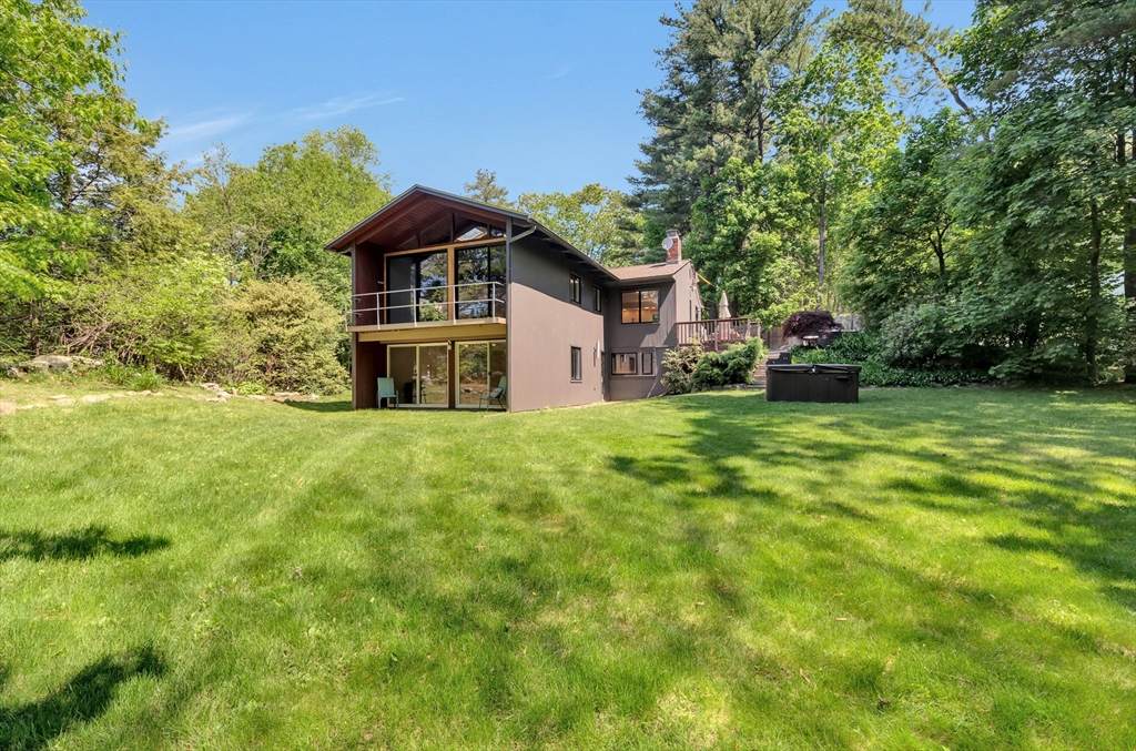 552 Concord Ave - Photo 1