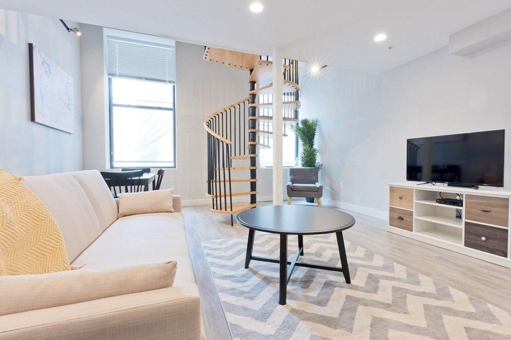 630 Washington - Photo 1