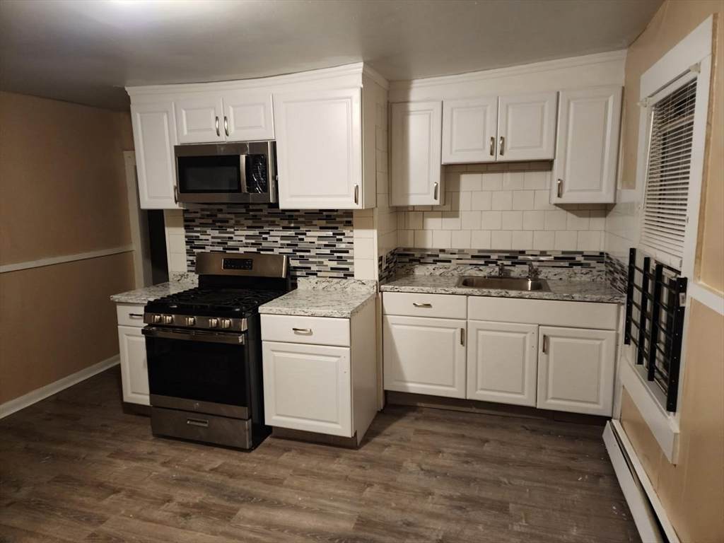 207 Court - Photo 1