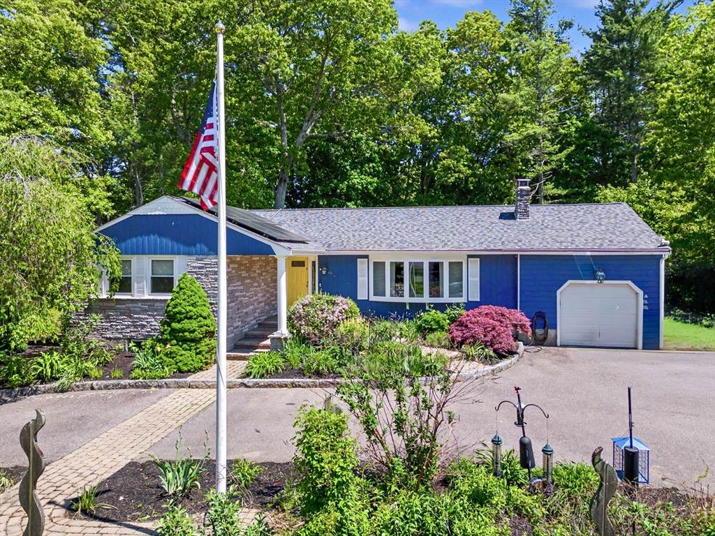 10 Fleetwood Drive - Photo 1