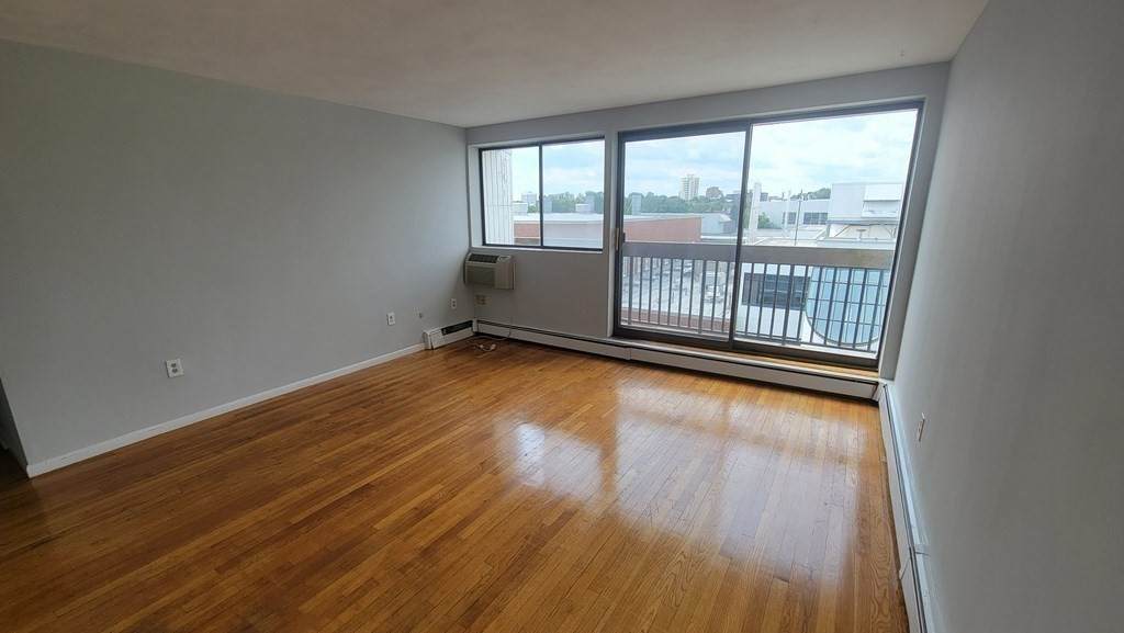 1643 Cambridge Street - Photo 1