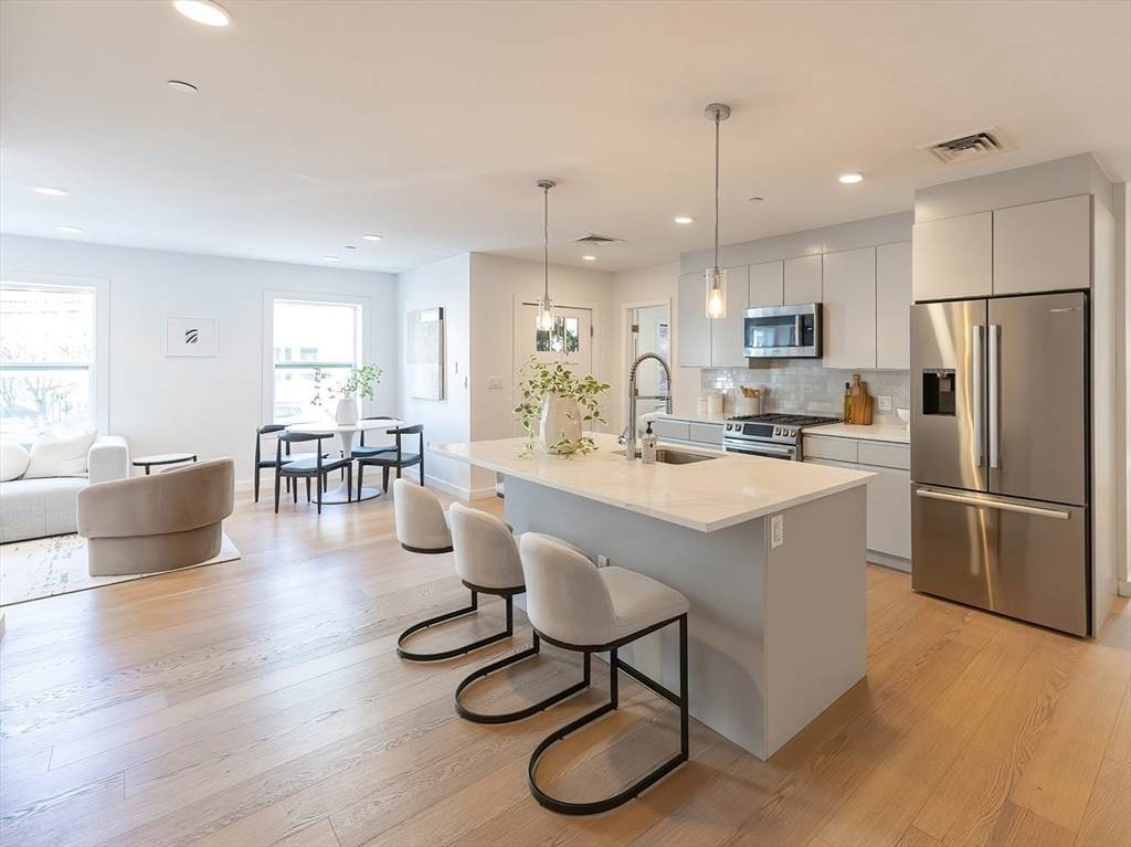 16 Boardman St - Photo 1