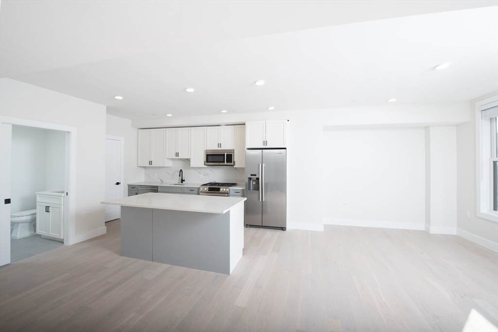 425 Border St - Photo 1
