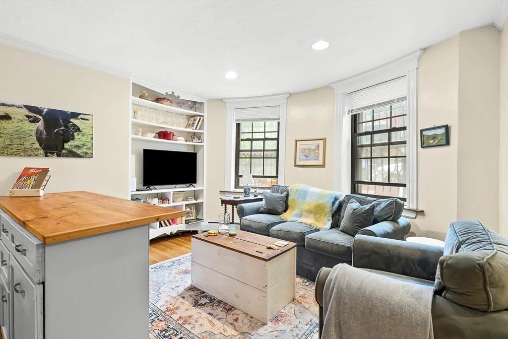 11-A Hanson Street - Photo 1