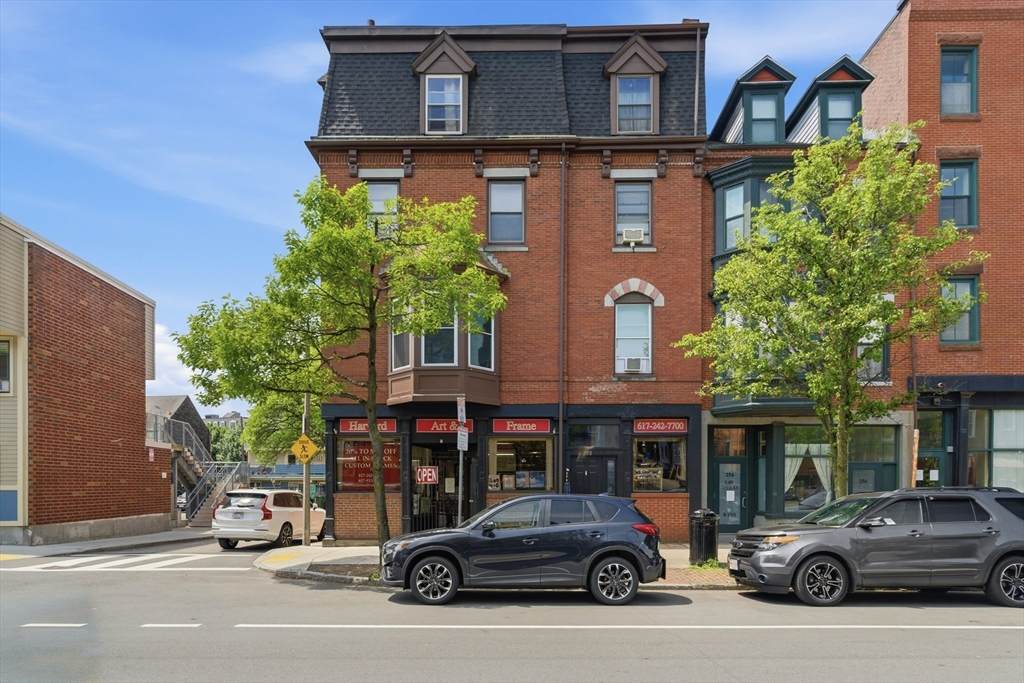 250-252 Main St - Photo 1