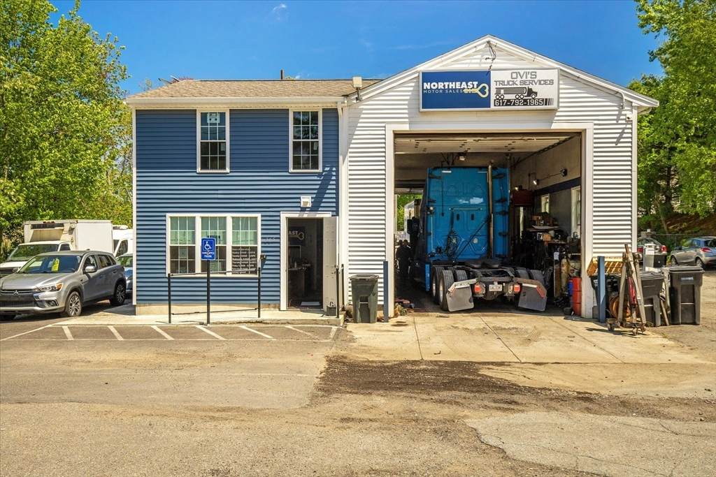 365 Elm St - Photo 1