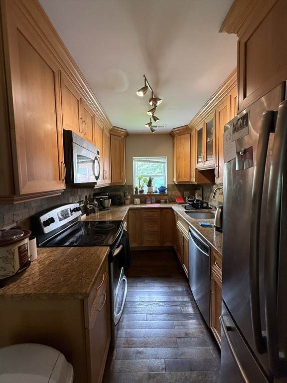 148 Newton St - Photo 1