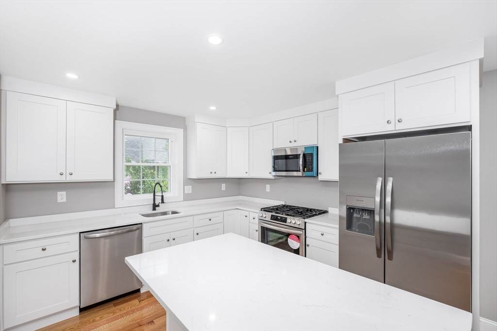 216 Vane St - Photo 1