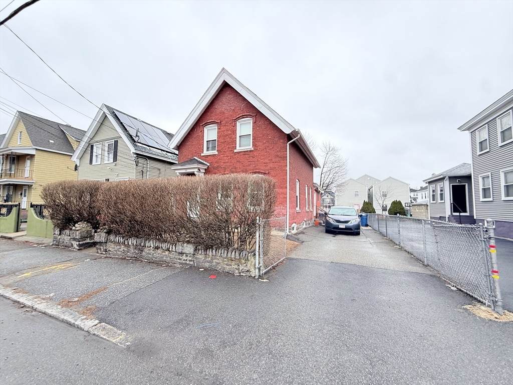 142 Abbott St - Photo 1