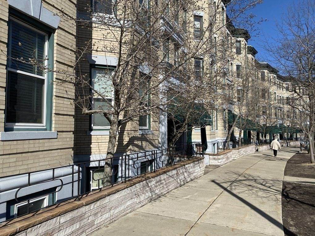 1427 Commonwealth - Photo 1