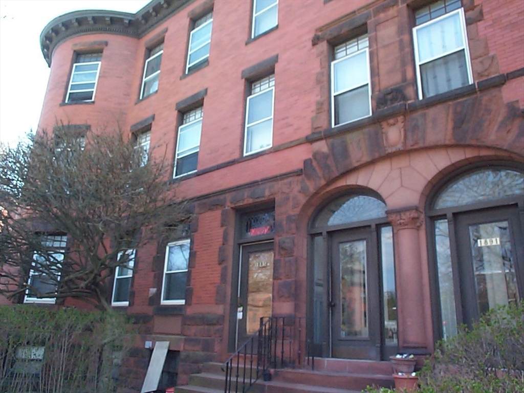 1887 Beacon St - Photo 1