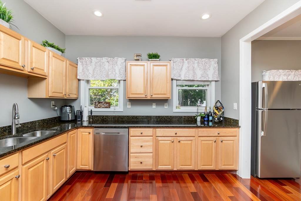 59 W 7th St - Photo 1
