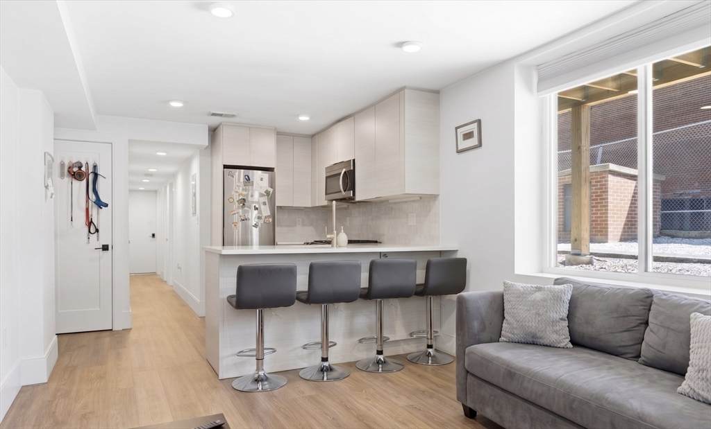 92 Chelsea Street - Photo 1