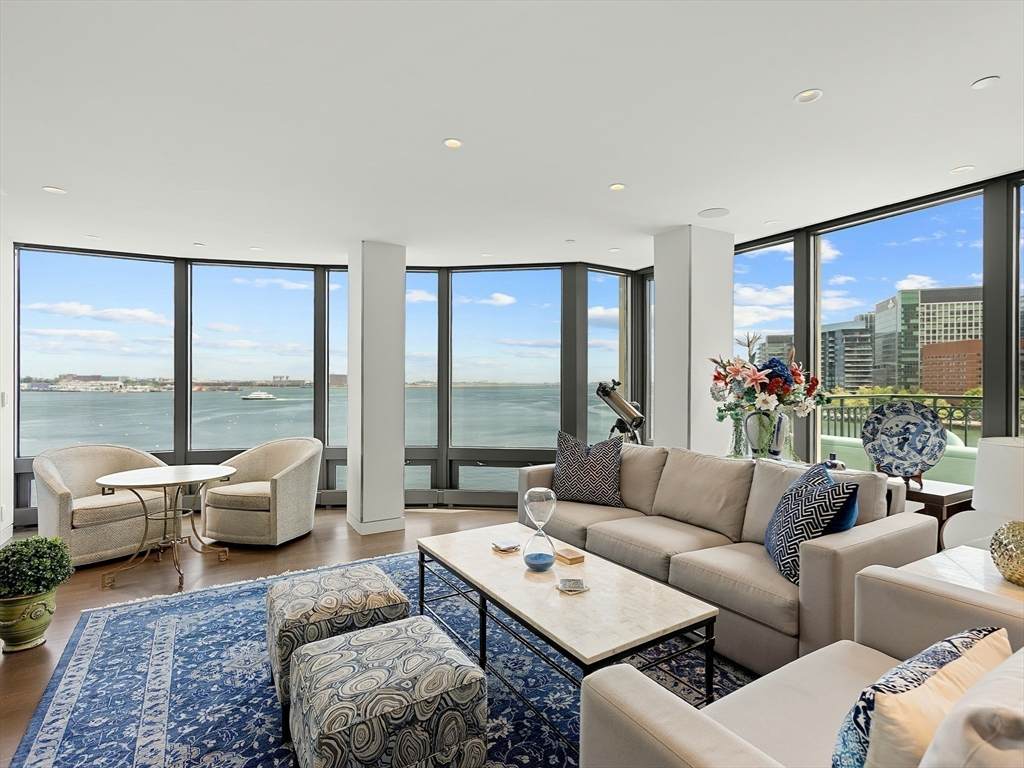 20 Rowes Wharf - Photo 1