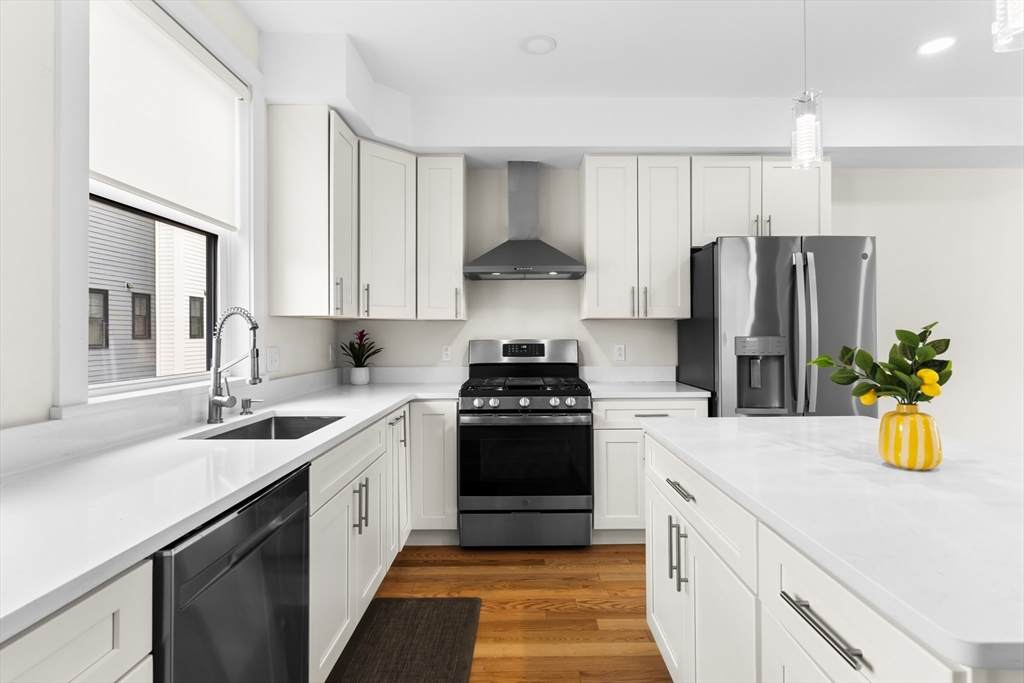 188 Quincy Ave - Photo 1