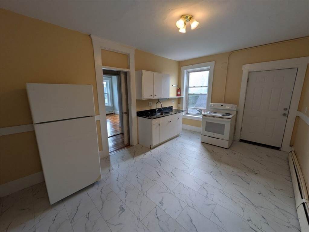 787 Dwight St - Photo 1