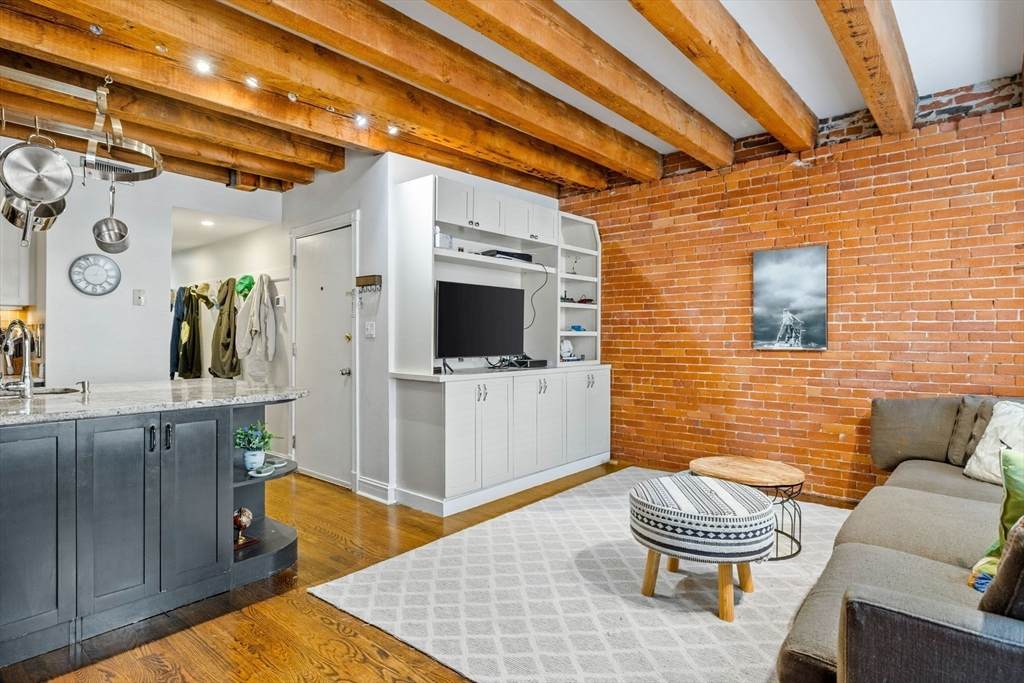 121 Fulton St - Photo 1