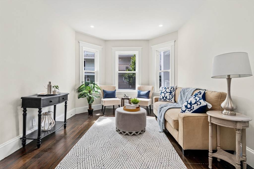 16 Hallam Street - Photo 1