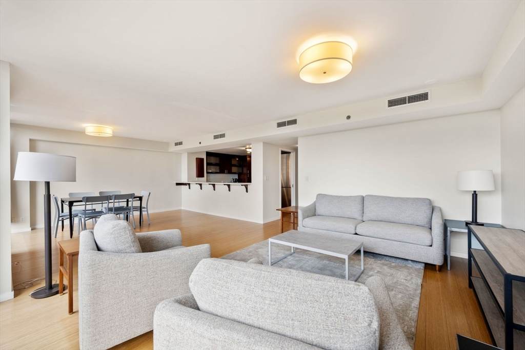 975 Memorial Dr - Photo 1