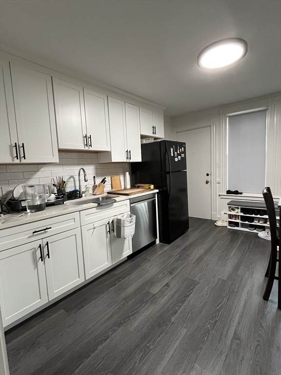 40 Grove St - Photo 1