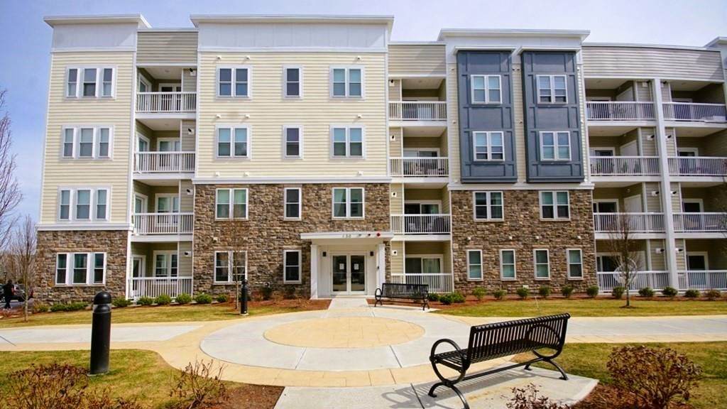 130 University Ave - Photo 1
