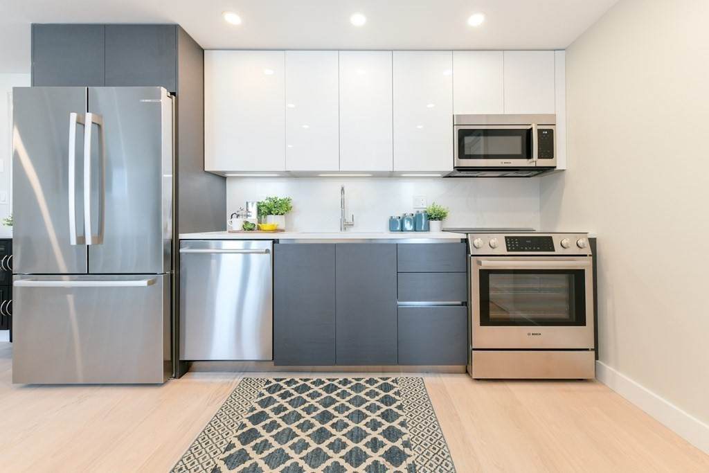 932 Broadway - Photo 1